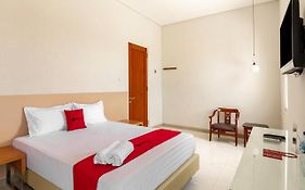 RedDoorz Syariah @ Kebraon